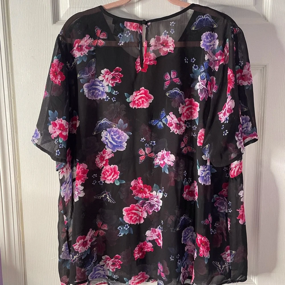 Torrid Floral and Butterfly Babydoll Top - Picture 7 of 14